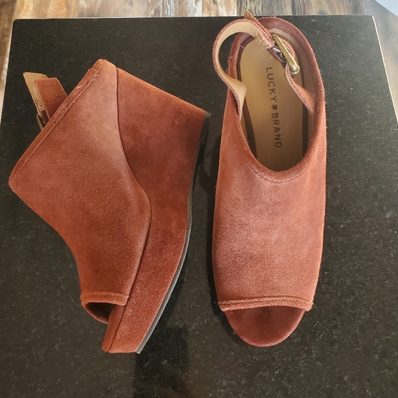 Lucky Brand | Peep Toe platform wedge 7.5 - Picture 6 of 7